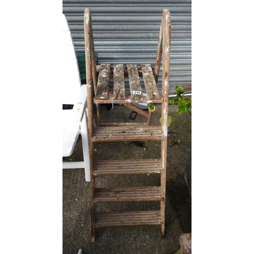 219 - Folding Wooden Steps