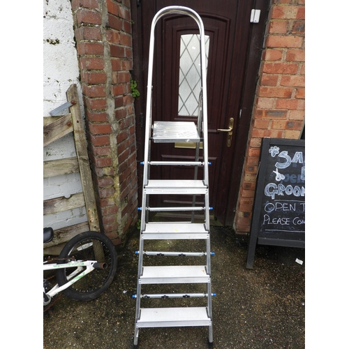 29 - Folding Aluminium Ladders