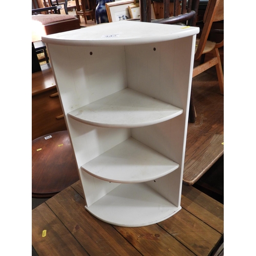 333 - Corner Shelves