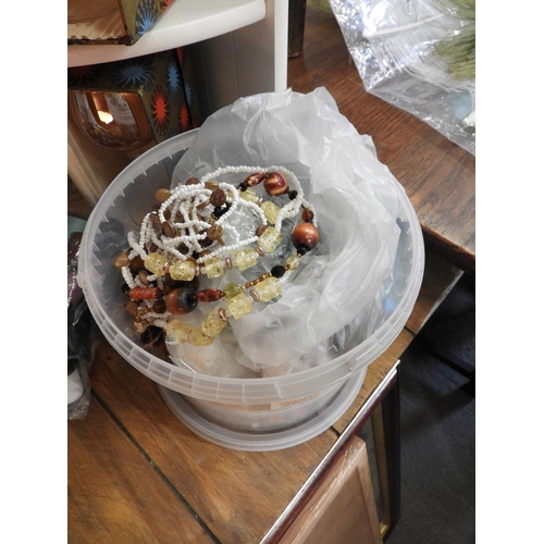 341 - Tub of Jewellery Making Beads