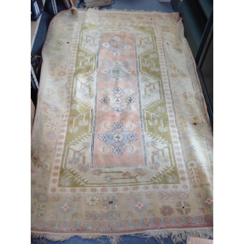 481 - Patterned Rug