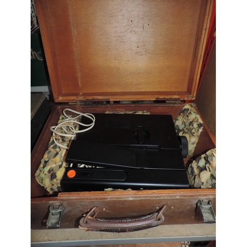 599 - Projector in Wooden Case