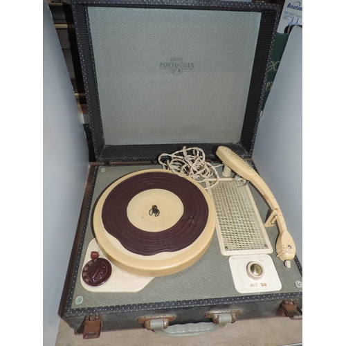 600 - Old Record Player