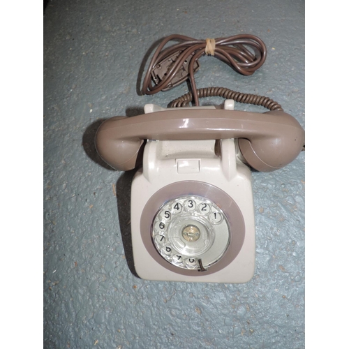 692 - Old Phone