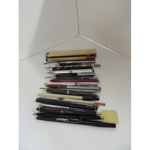 800 - Pens etc