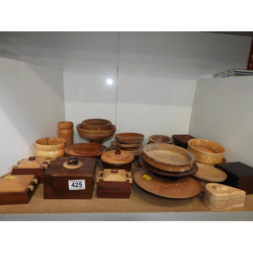 425 - Quantity of Treen - Bowls, Jewellery Box etc