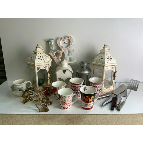 279 - Decorative Homewares - Mugs, Lanterns etc