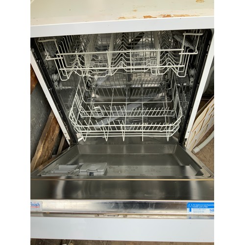 910 - Beko Dishwasher - Working