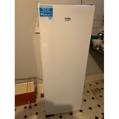 915 - Beko Upright Freezer - Working