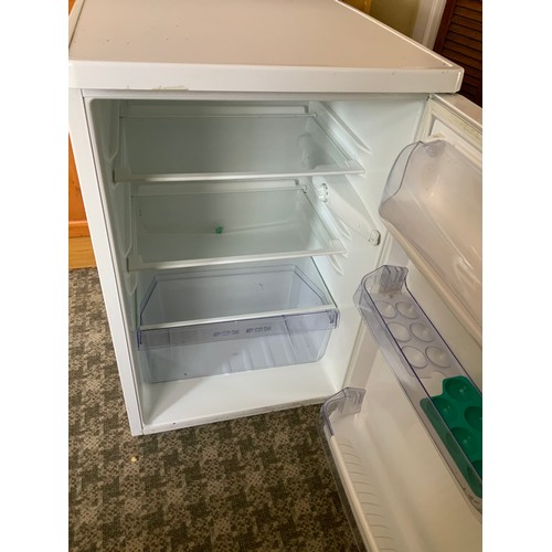 908 - Zanussi Undercounter Fridge - Working but Handle Damaged