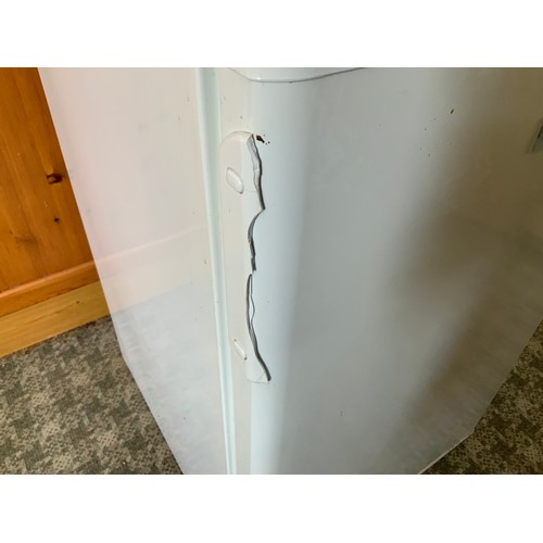 908 - Zanussi Undercounter Fridge - Working but Handle Damaged