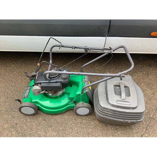 39 - Petrol Lawnmower - Working