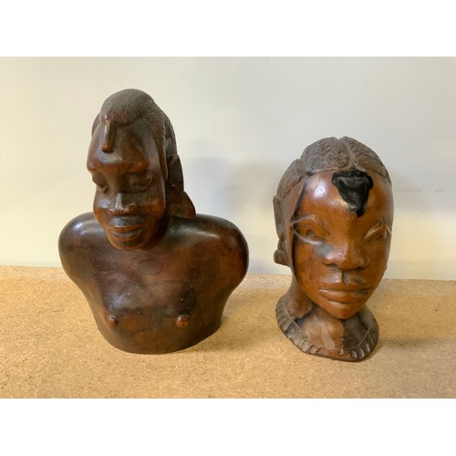 678 - 2x Wooden African Heads