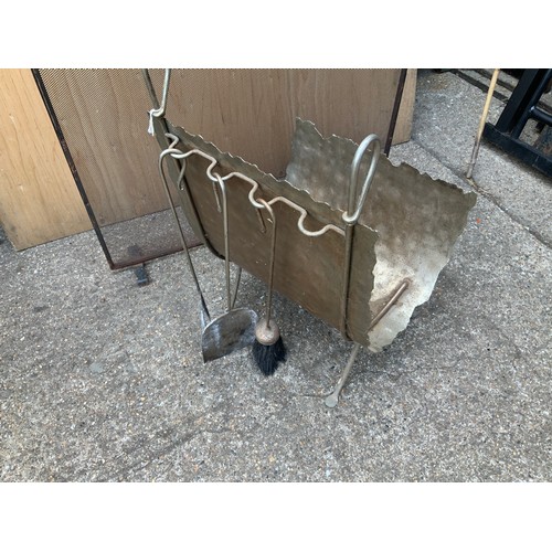 146 - Spark Guard and Log Holder with Tools