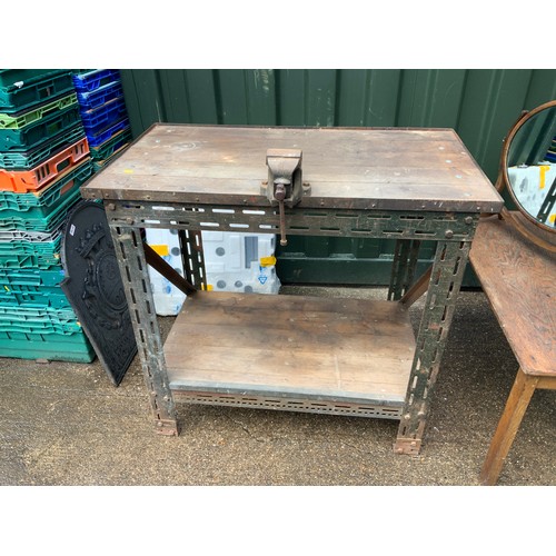133 - Workbench with Vice