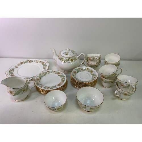 230 - Duchess Greensleeves 8x Piece Tea Set