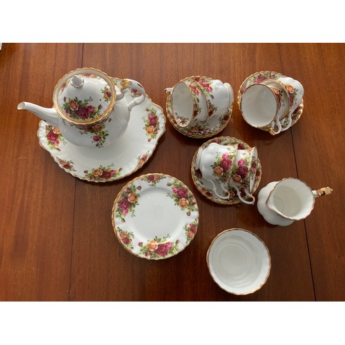 287 - Royal Albert Old Country Roses Tea Set - Six Settings