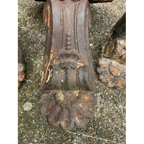 27 - 4x Cast Iron Bath Feet