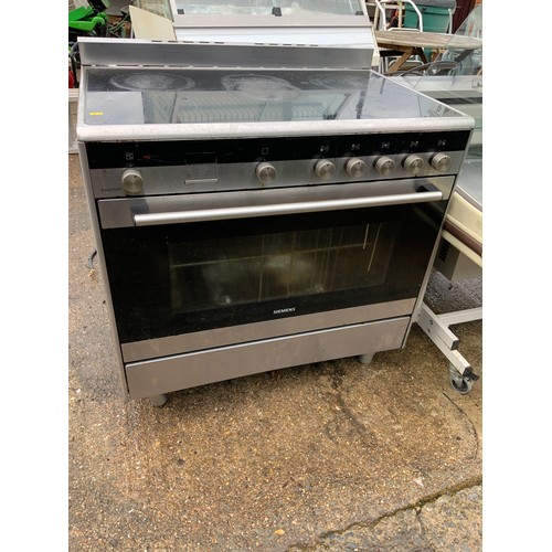 886 - Siemens Commercial Cooker