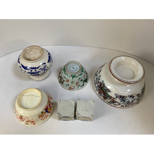 700 - Oriental China Bowls etc - Damaged