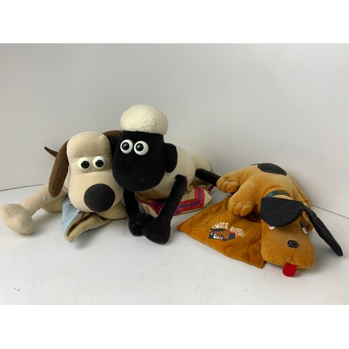 154 - Gromit, Shaun the Sheep and One Other Remote Holders