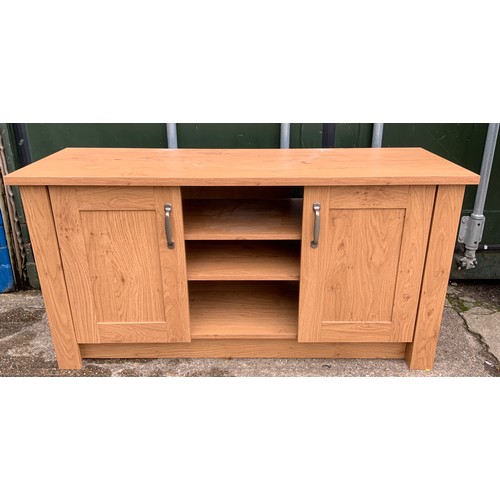 568 - Modern TV Unit