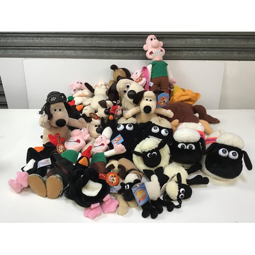 74 - Wallace and Gromit Plush Figures, Purses and Slippers etc