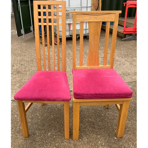 604 - Light Oak Extending Table with 4 + 2 chairs (6)