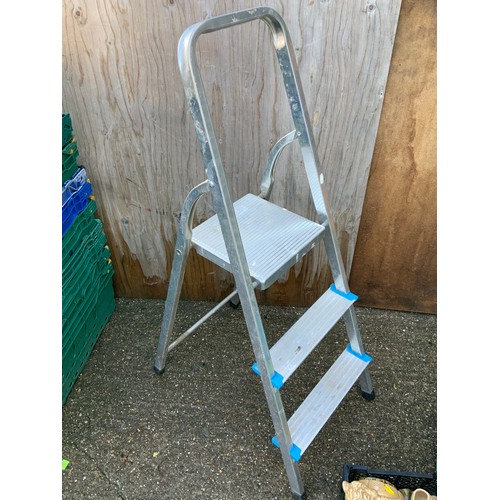 21 - Aluminium Ladders