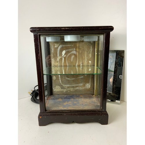 100 - Small Illuminated Display Cabinet (Mirror Needs Resticking)