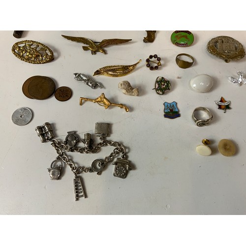 109 - Collectables - Costume Jewellery etc