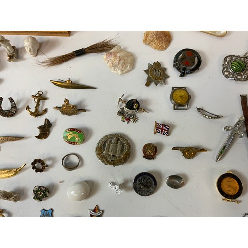 109 - Collectables - Costume Jewellery etc