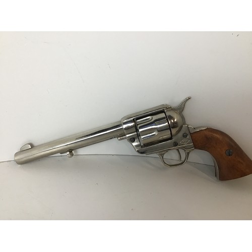 120 - Replica Revolver