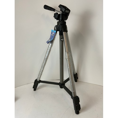 152 - Camera Tripod