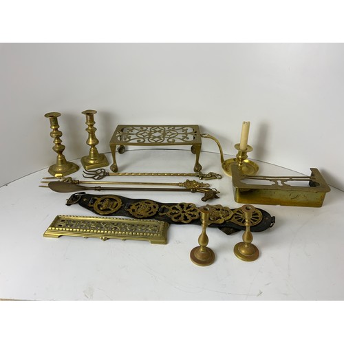 525 - Quantity of Brassware