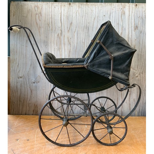 204A - Vintage Dolls Pram