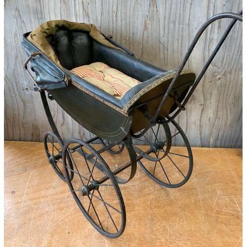 204A - Vintage Dolls Pram