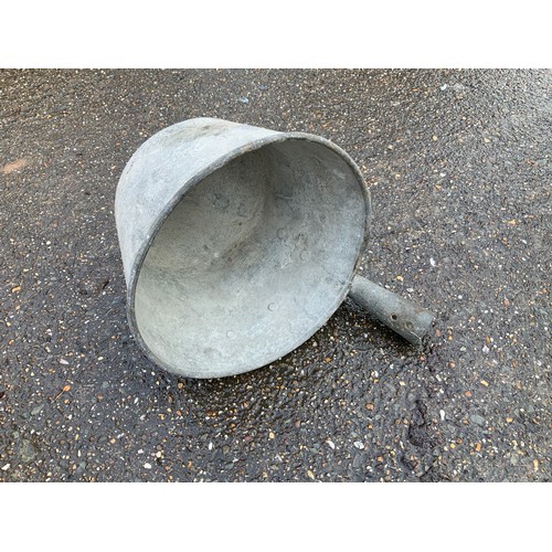 85 - Galvanised Scoop