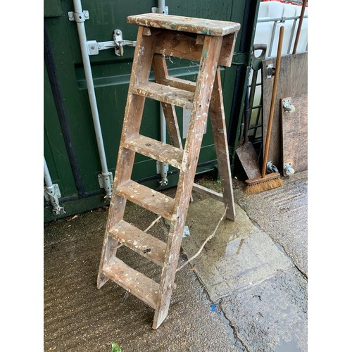 59 - Folding Wooden Ladders