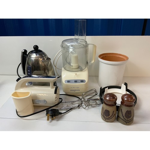 199 - Dualit Kettle, Dualit Mixer and Magimix etc