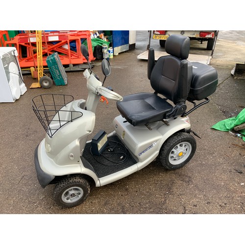 866 - Breeze Mobility Scooter - with Registration Document - Q85YAX