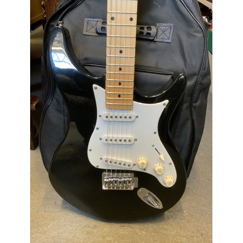 Behringer Stratocaster Style Guitar with Bag