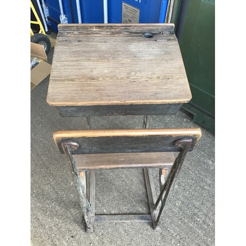 568 - Old School Desk