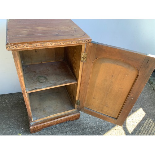 589 - Victorian Pine Pot Cupboard