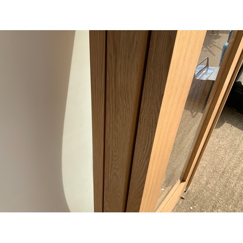 530 - Oak Veneered Glazed Doors