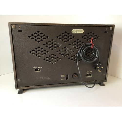 210 - Valve Radio - HMV 1124