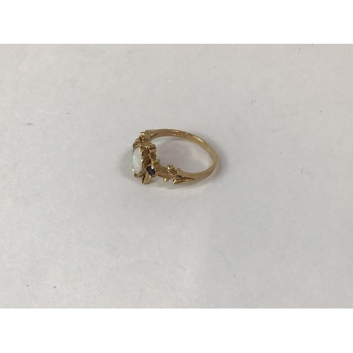 701 - Antique 9ct Gold and Opal Ring