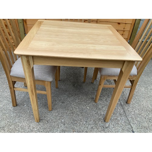 518 - Modern Oak Dining Table and Chairs - Supplied by Barrow Clark