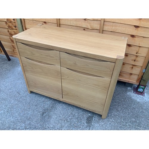 532 - Modern Oak Sideboard - Supplied by Barrow Clark