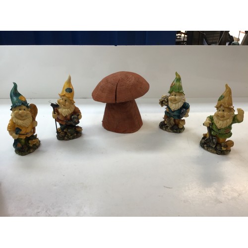 538 - Gnomes and Toodstool